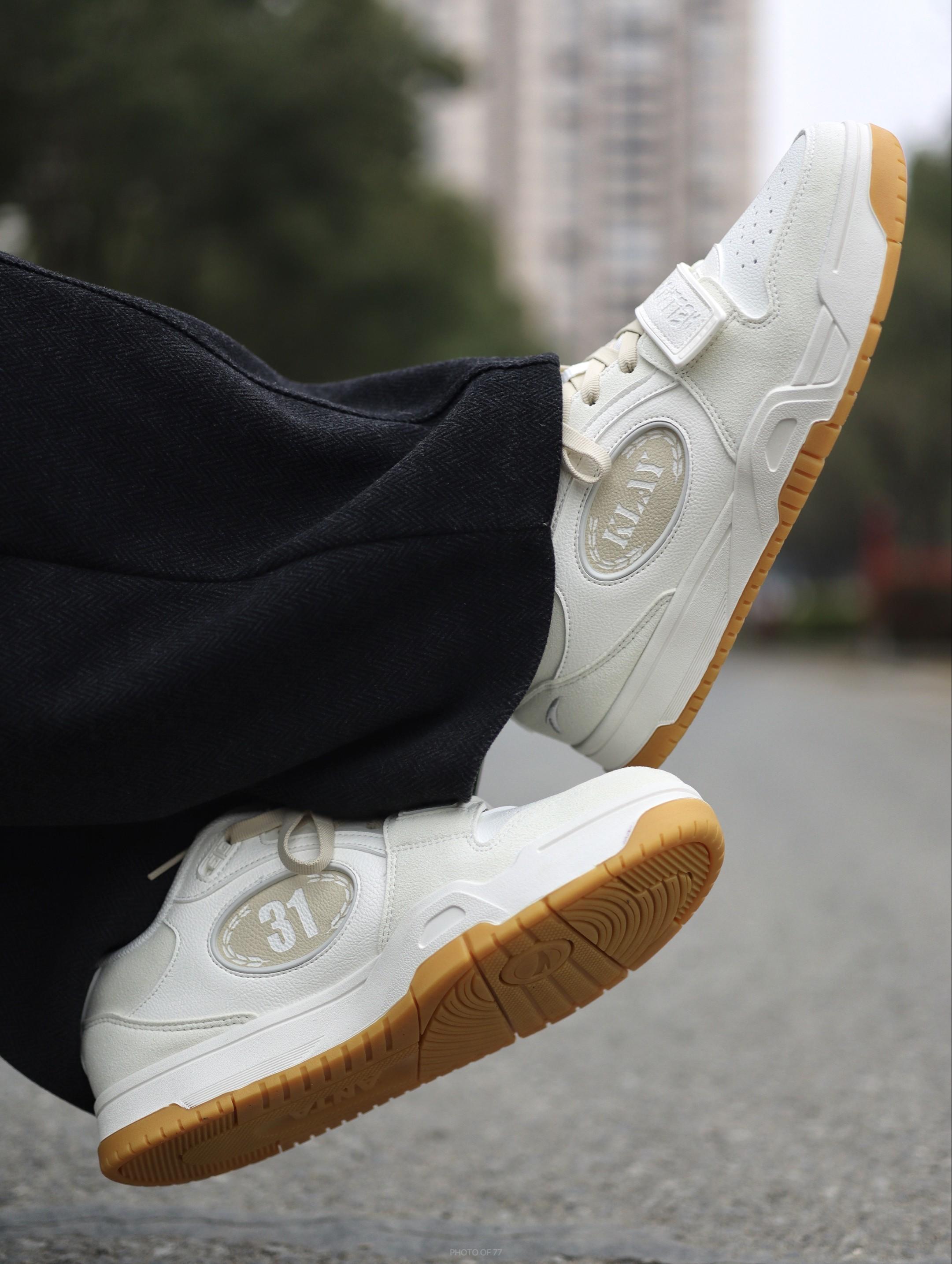 把春天踩在脚上|安踏STG板鞋上脚